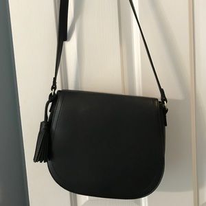 Old Navy black cross body purse. NWOT